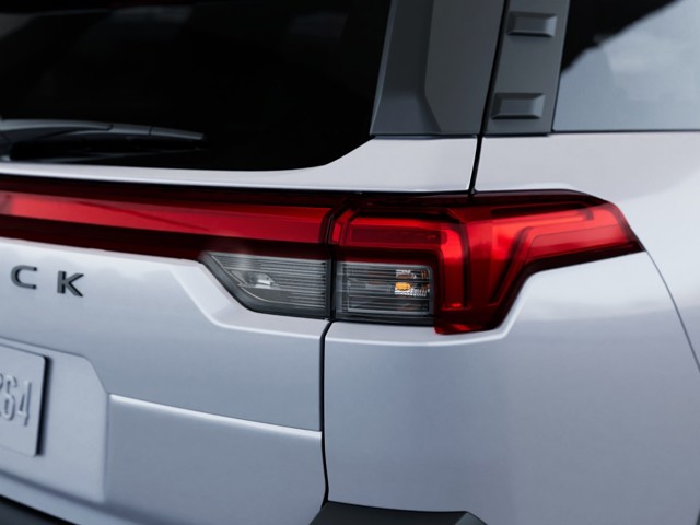 New 2026 Ice Silver Metallic Subaru Premium image 12